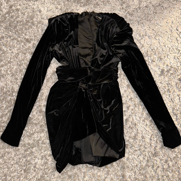 House Of CB London Pascale Velvet Dress - Picture 5 of 7